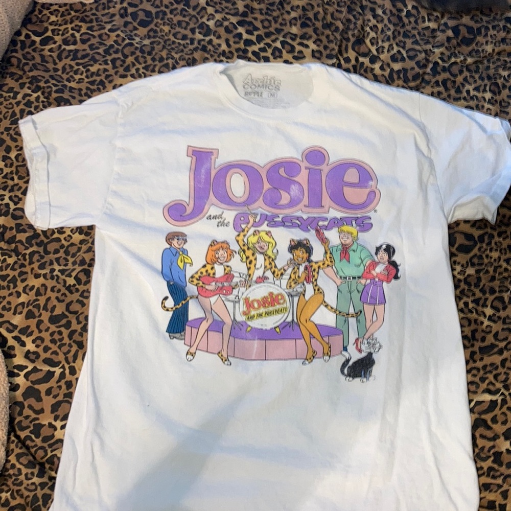 Urban Outfitters Josie and the Pussycats t shirt